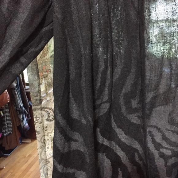 Premise studio Cardigan - Picture 2 of 4